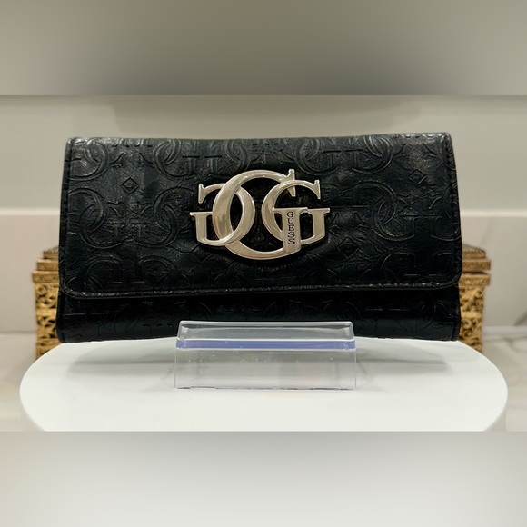 Guess - Black Embossed Tri-Fold Wallet - VGUC - Picture 1 of 17